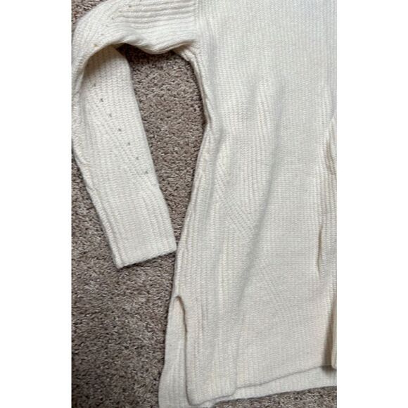 Old Navy Turtleneck Knit Long Sleeve Sweater - Picture 3 of 4